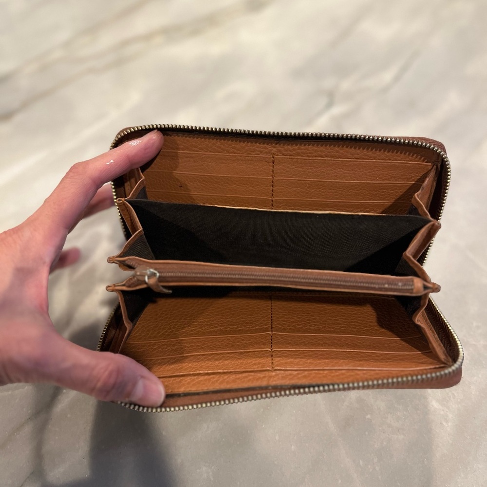 Gucci Tan Leather Wallet with Tassel - Picture 11 of 12